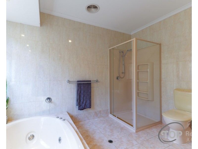 11 Eagles Walk, Willetton WA 6155