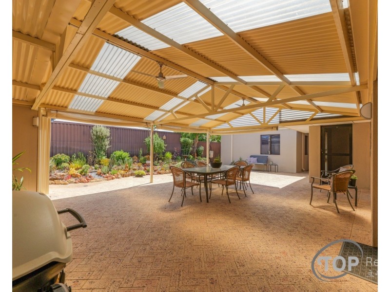 11 Eagles Walk, Willetton WA 6155