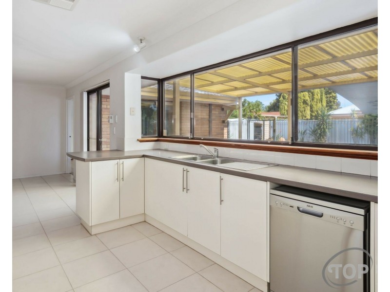 7 Saffron Court, Riverton WA 6148