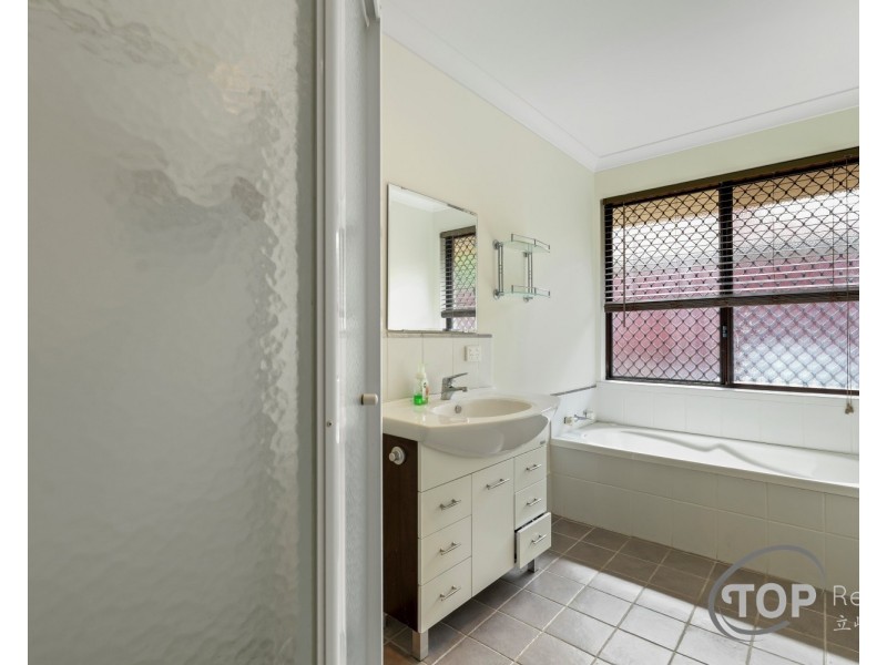 2 Epping Mews, Willetton WA 6155