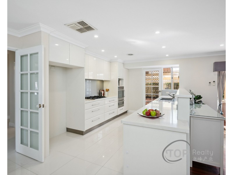 14 Sierra Chase, Leeming WA 6149