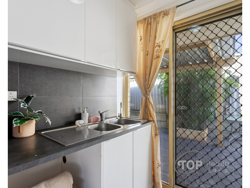 Unit 4/127 Barbican St E, Riverton WA 6148