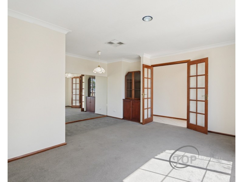 5 Collins Road, Willetton WA 6155