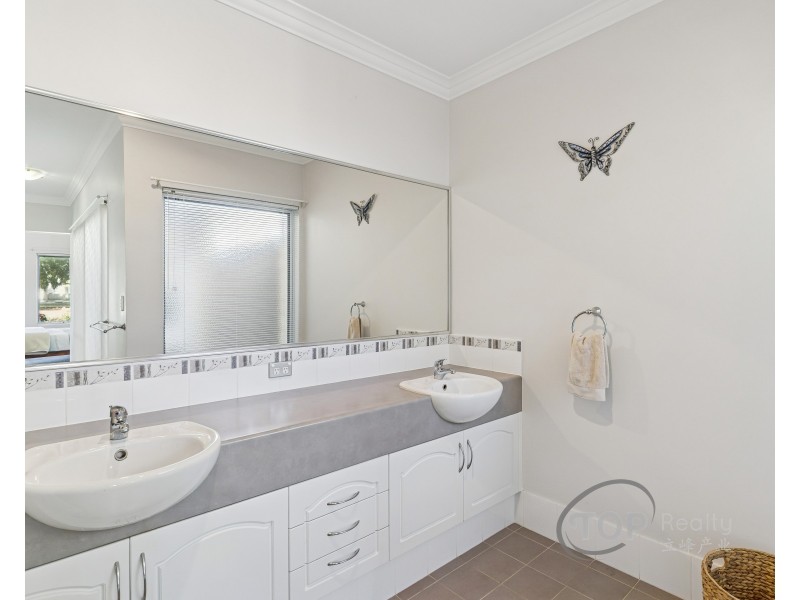 8A Picton Mews, Riverton WA 6148