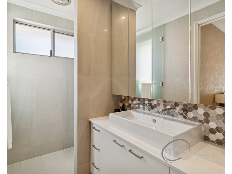 20A Riga Crescent, Willetton WA 6155