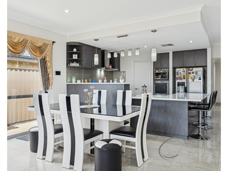 30 Calvera Gardens, Piara Waters WA 6112