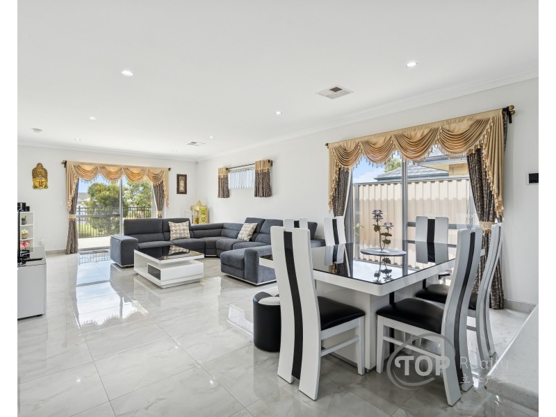30 Calvera Gardens, Piara Waters WA 6112