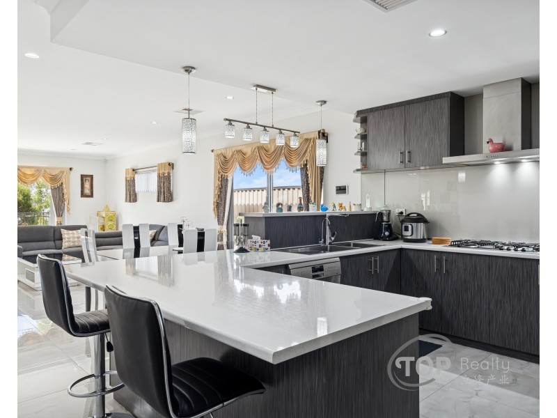 30 Calvera Gardens, Piara Waters WA 6112