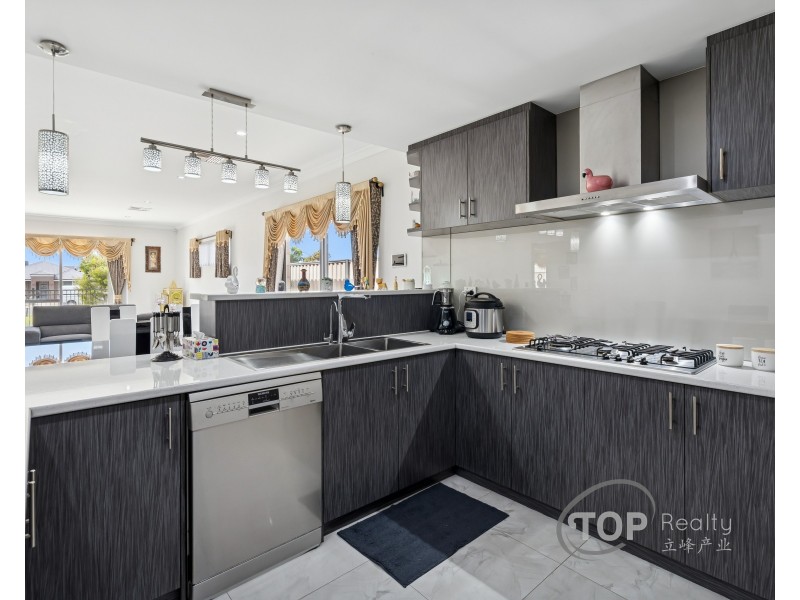 30 Calvera Gardens, Piara Waters WA 6112