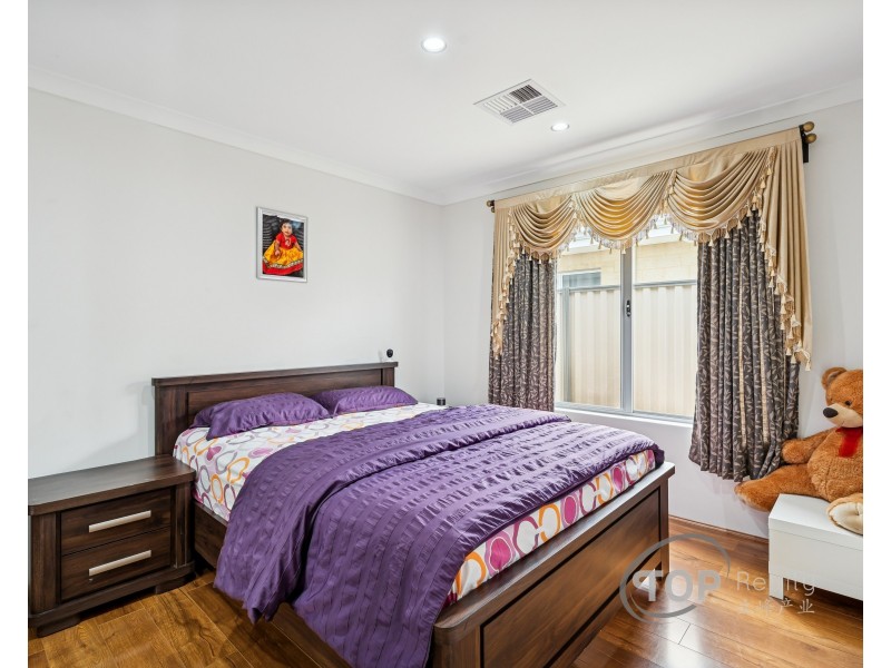 30 Calvera Gardens, Piara Waters WA 6112