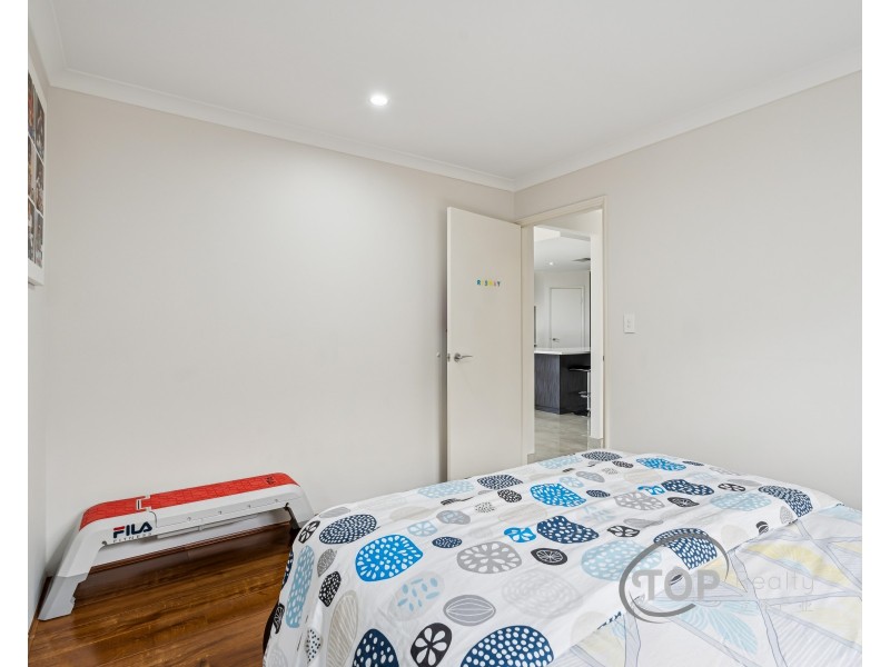 30 Calvera Gardens, Piara Waters WA 6112