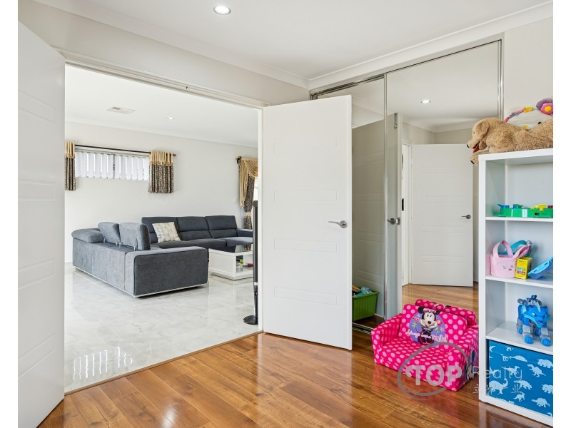 30 Calvera Gardens, Piara Waters WA 6112