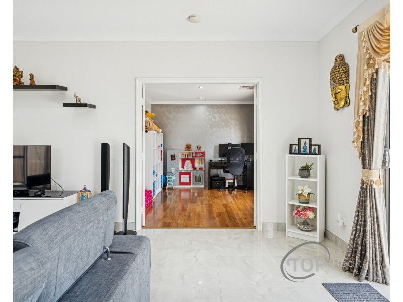 30 Calvera Gardens, Piara Waters WA 6112