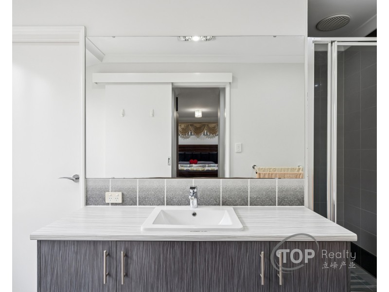 30 Calvera Gardens, Piara Waters WA 6112