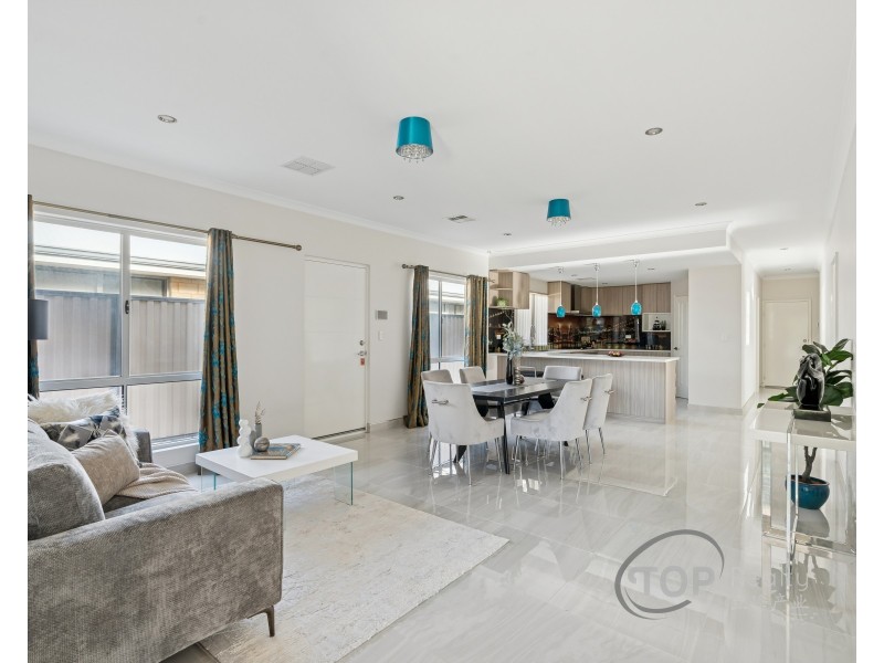 28 Calvera Gardens, Piara Waters WA 6112