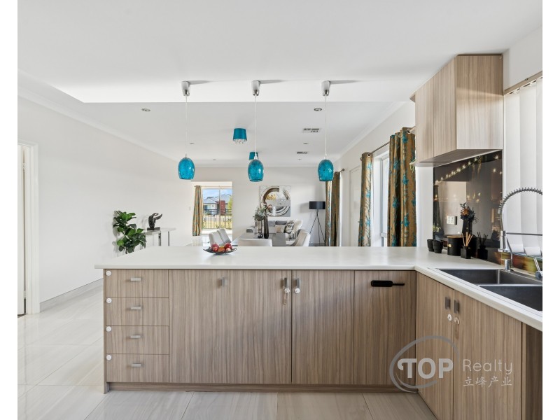 28 Calvera Gardens, Piara Waters WA 6112