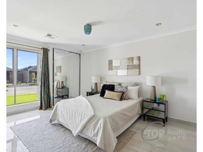 28 Calvera Gardens, Piara Waters WA 6112