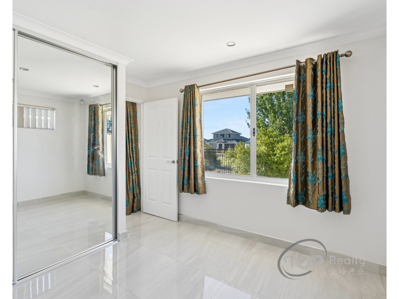 28 Calvera Gardens, Piara Waters WA 6112