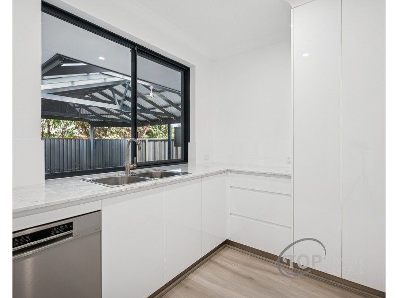 28 Tricourt Grove, Riverton WA 6148