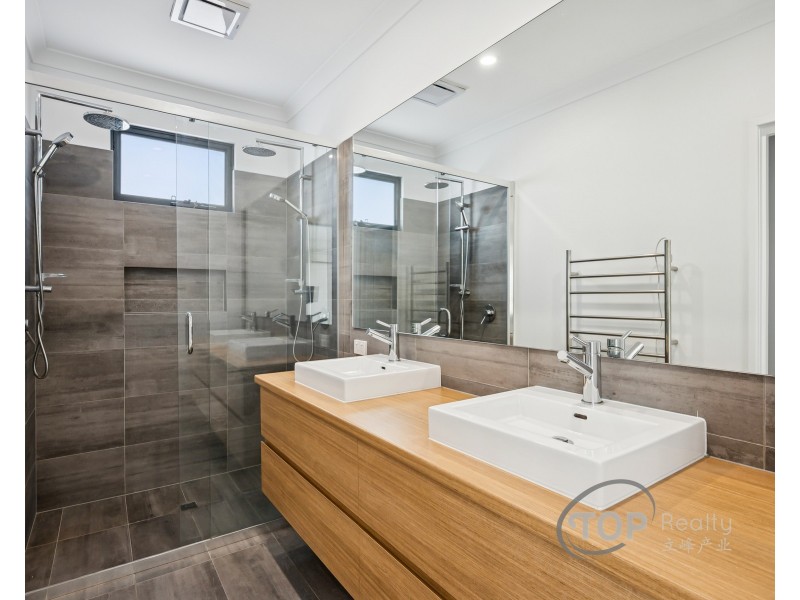 28 Tricourt Grove, Riverton WA 6148