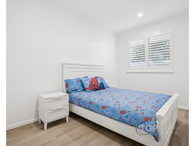 28 Tricourt Grove, Riverton WA 6148