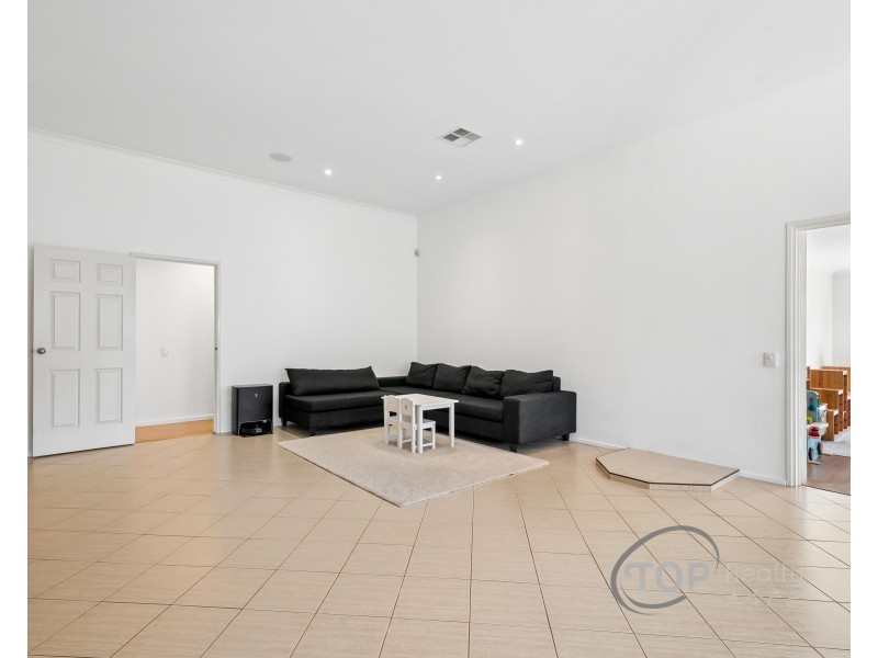 34 Sinclair Crescent, Winthrop WA 6150