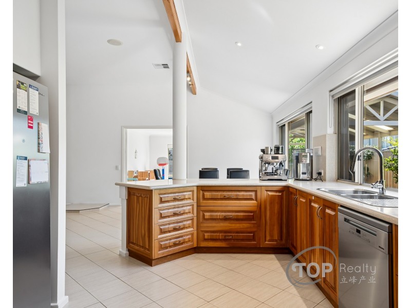 34 Sinclair Crescent, Winthrop WA 6150