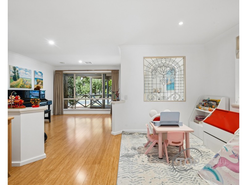 34 Sinclair Crescent, Winthrop WA 6150