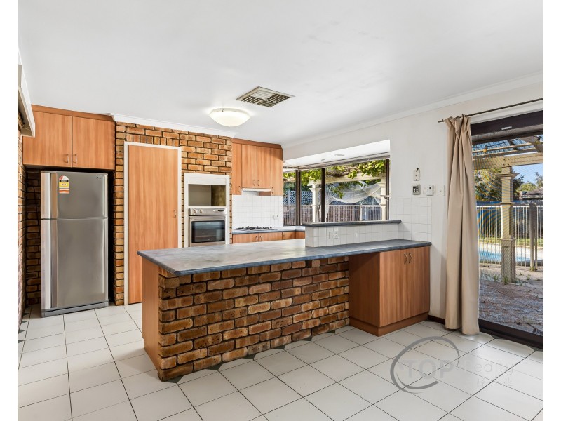 16 Cobalt Place, Riverton WA 6148