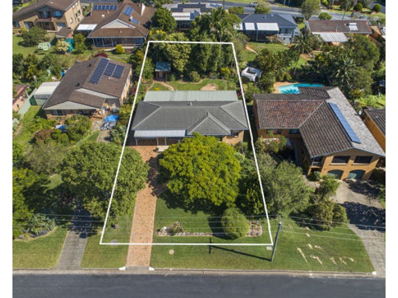 8 Dirrigeree Crescent, Sawtell NSW 2452