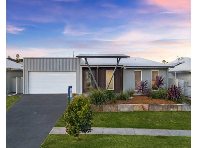 7 Angler Crescent, Bonville NSW 2441