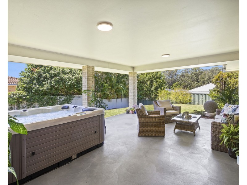 8 Rutland Street, Bonville NSW 2441