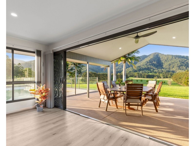 246 Crossmaglen Road, Bonville NSW 2441