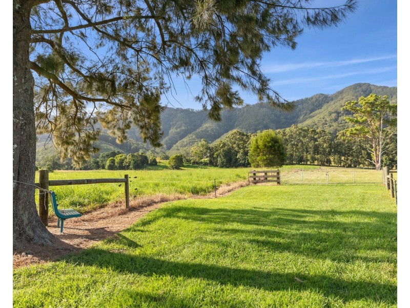 246 Crossmaglen Road, Bonville NSW 2441