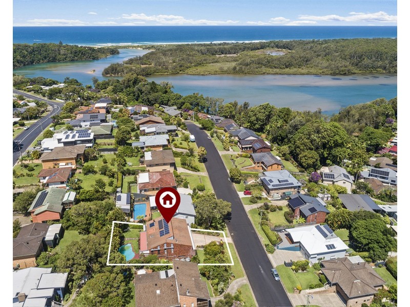 6 Cunningham Crescent, Sawtell NSW 2452