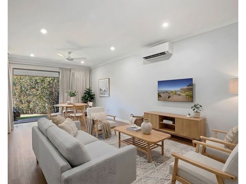 2/1C Royal Palm Drive, Sawtell NSW 2452