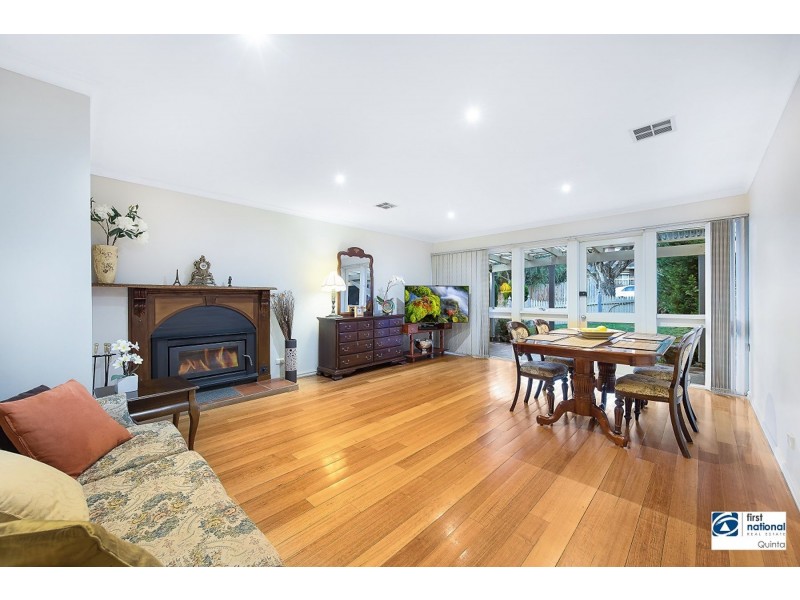 16 Hughes Close, Endeavour Hills VIC 3802