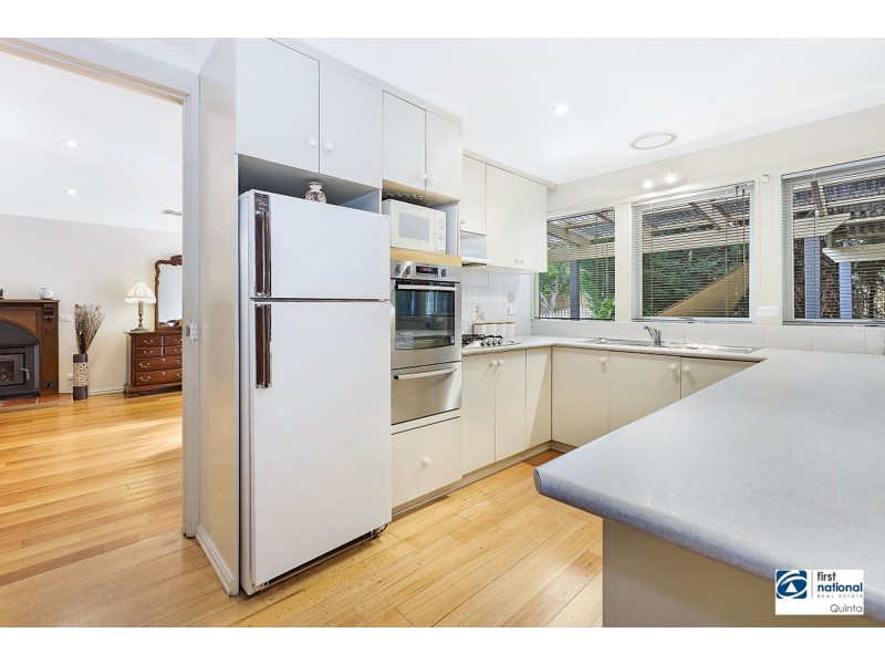 16 Hughes Close, Endeavour Hills VIC 3802