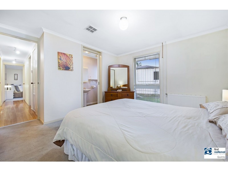 16 Hughes Close, Endeavour Hills VIC 3802