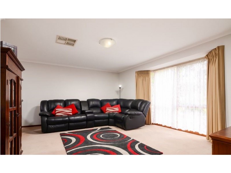 39 Robin Drive, Carrum Downs VIC 3201