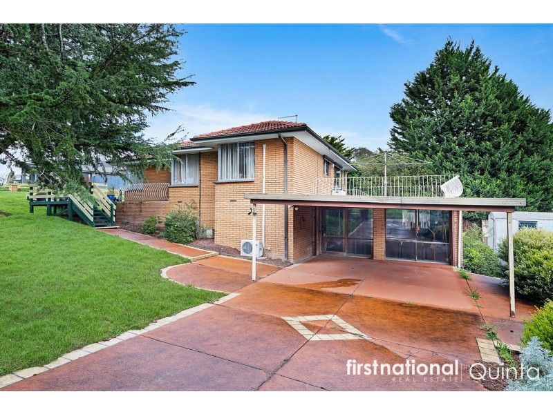 2 Buggyride Lane, Chirnside Park VIC 3116