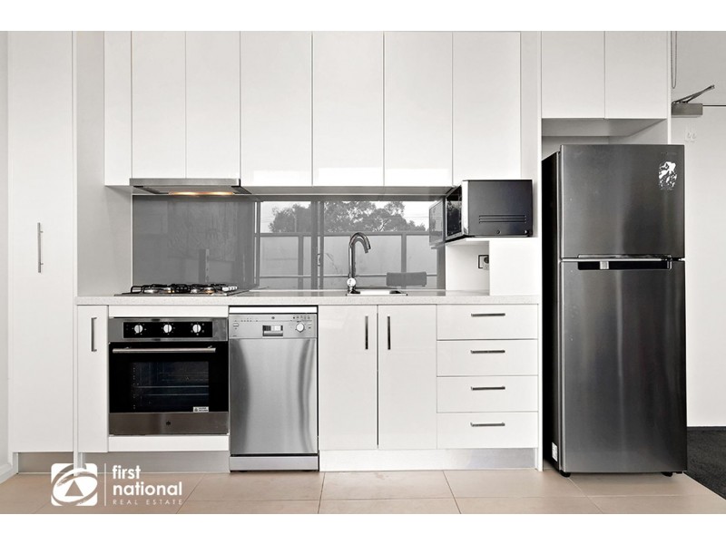 13/2 Middleborough Road, Burwood East VIC 3151