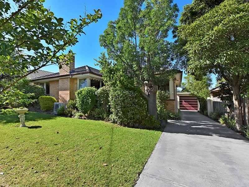 55 Hilltop Crescent, Burwood East VIC 3151