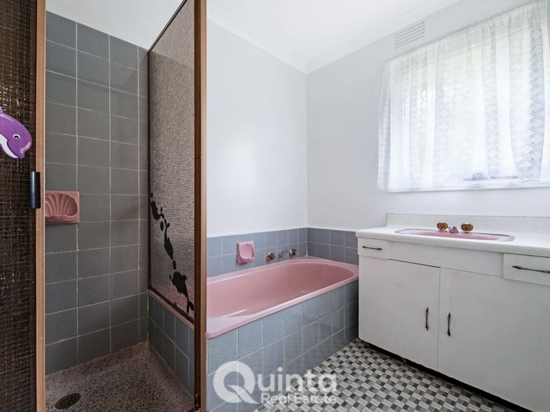 55 Hilltop Crescent, Burwood East VIC 3151