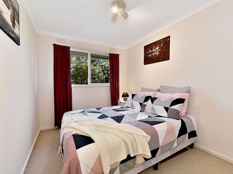 55 Hilltop Crescent, Burwood East VIC 3151