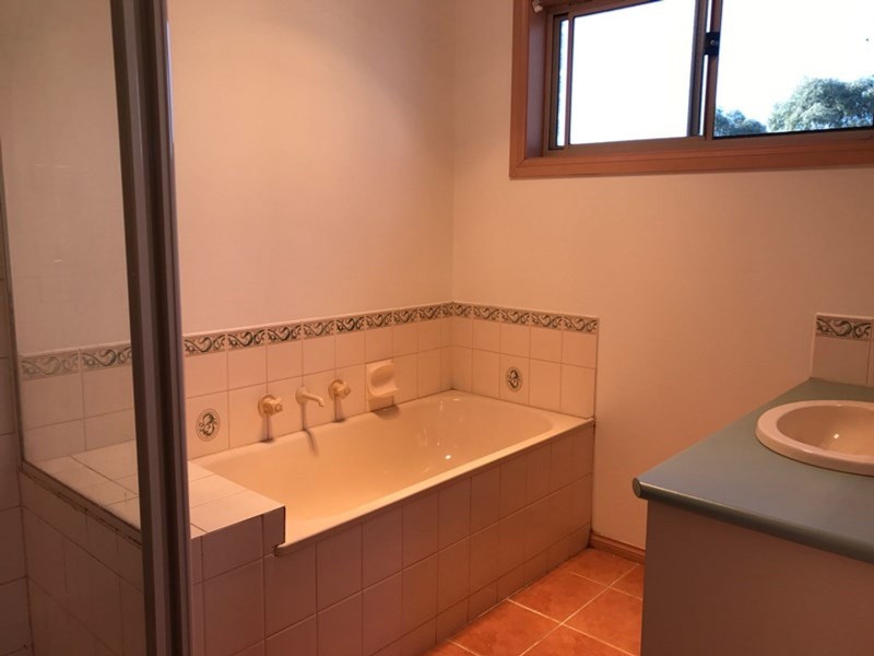 17 Tangerine Drive, Narre Warren South VIC 3805