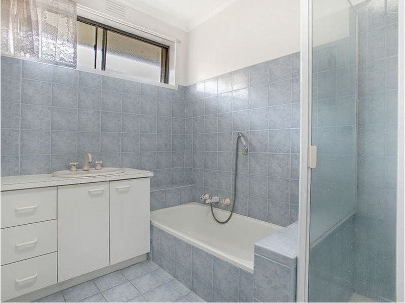 1/82 Watsons Rd, Glen Waverley VIC 3150