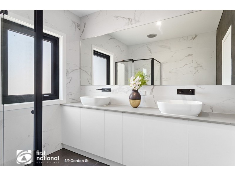 1&2/9 Gordon Street, Croydon VIC 3136