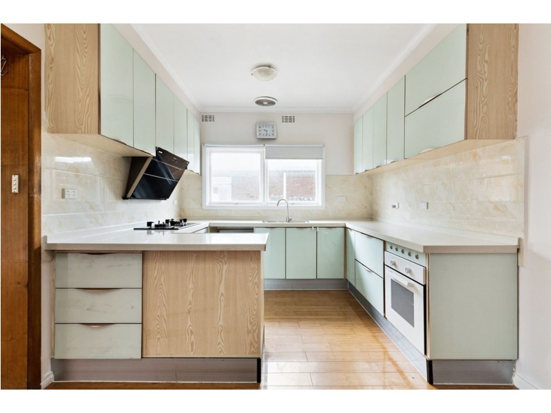 8 Adelaide Avenue, Mount Waverley VIC 3149