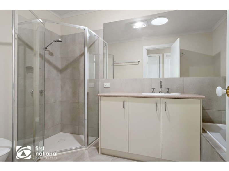 39 Silverwood Way, Glen Waverley VIC 3150